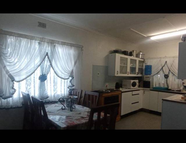 3 BEDROOM HOUSE FOR SALE IN RIVERSDALE